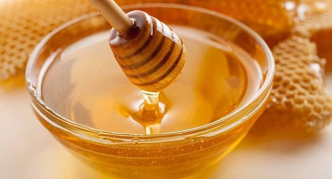 Honey, which is good for the eyes, reduces inflammation and improves the quality of vision