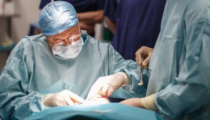 Surgery to remove the vitreous body of the eye (vitrectomy)